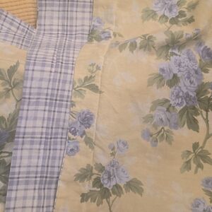 Laura Ashley Standard 24 X29 Yellow Floral Plaid Cottage Pillow Shams Pair $45
